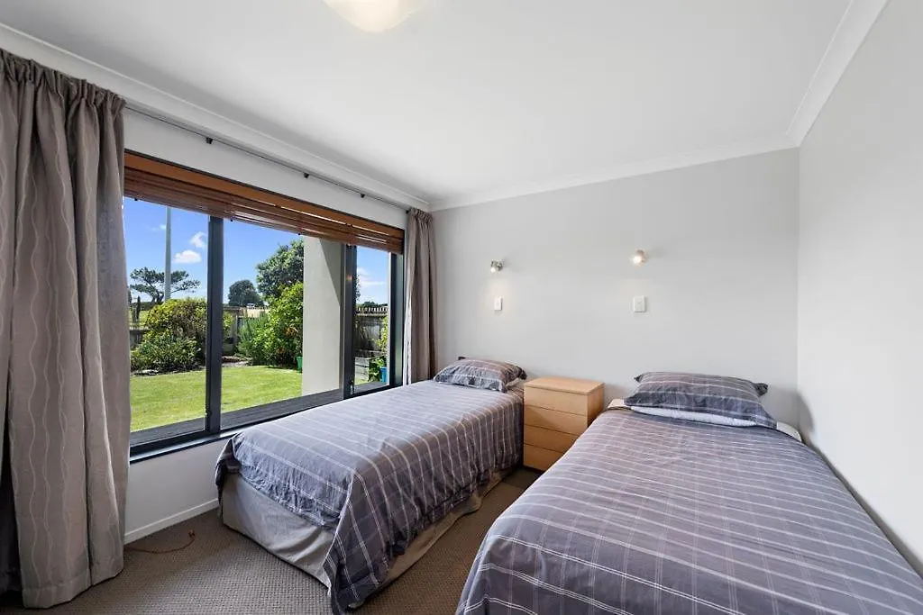 The Sandcastle - Papamoa Holiday Apartment 0*,  New Zealand